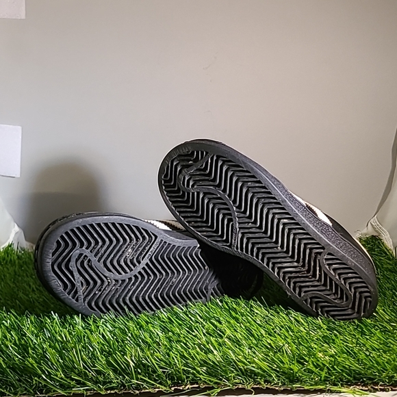 WHY BUY FROM HIBBETTSince 19451000+ StoresFree Package InsuranceFree Ret - Picture 2 of 2